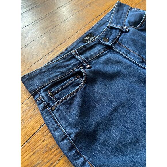 ANN TAYLOR Petite Curvy Boot Cut Jeans sz 6P - Picture 2 of 12